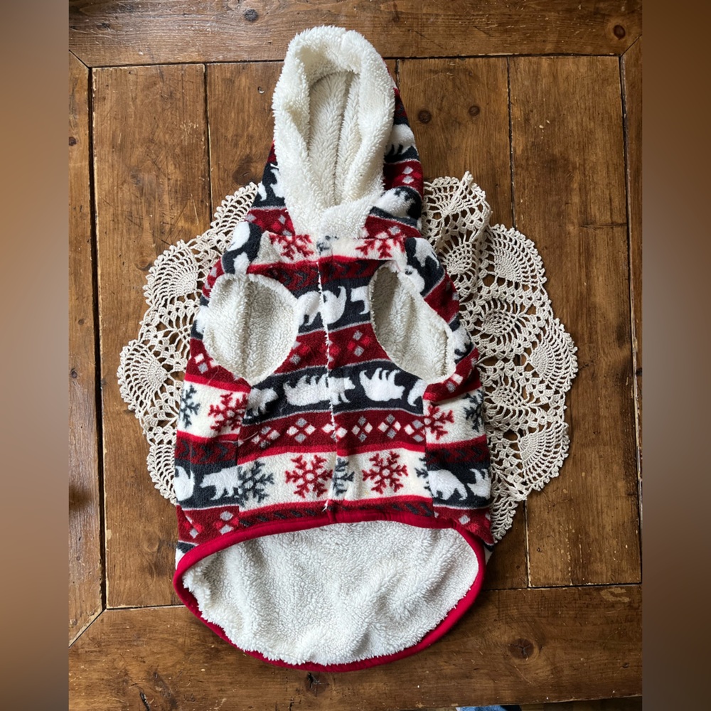 Dog size large sweater. Sherpa
